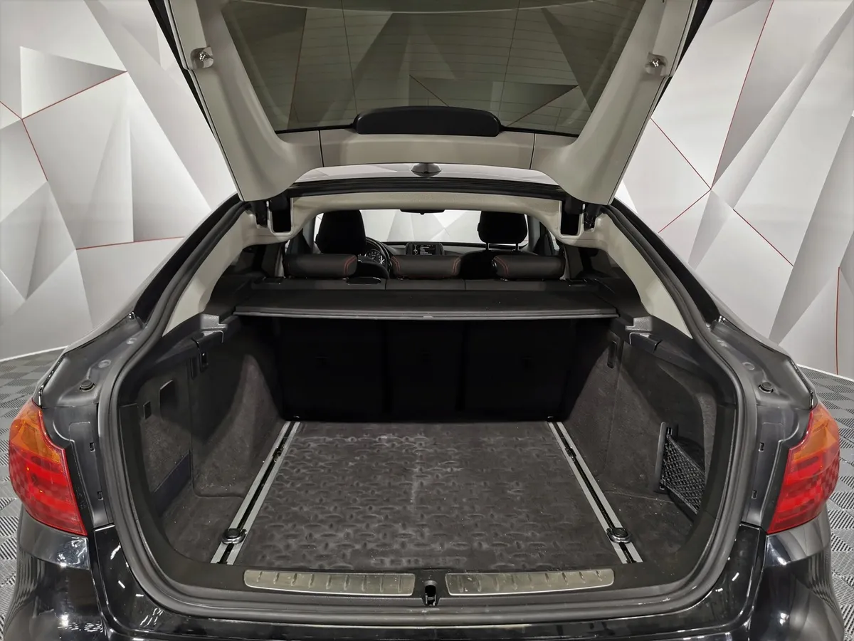 BMW 3 серия 320i xDrive AT (184 л.с.) Черный в АВИЛОН. Слайд №9