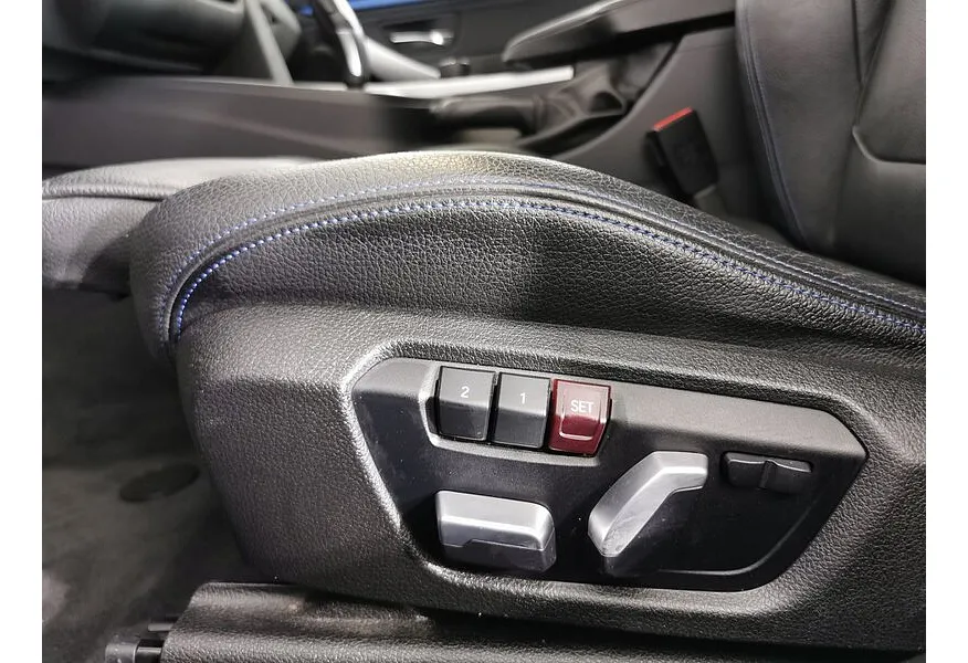 BMW 3 серия 320i xDrive AT (184 л.с.) M Sport Синий в АВИЛОН. Слайд №17