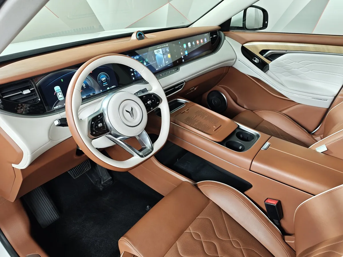 Voyah Free EVR 1.5 AT AWD (489 л.с.) Белый в АВИЛОН. Слайд №11