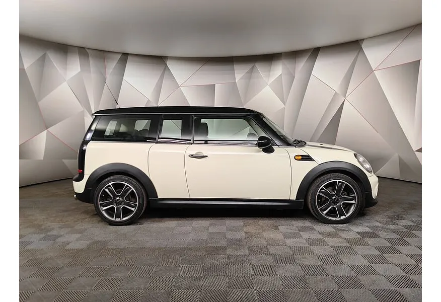 MINI Clubman 1.6 AT (120 л.с.) Белый в АВИЛОН. Слайд №6