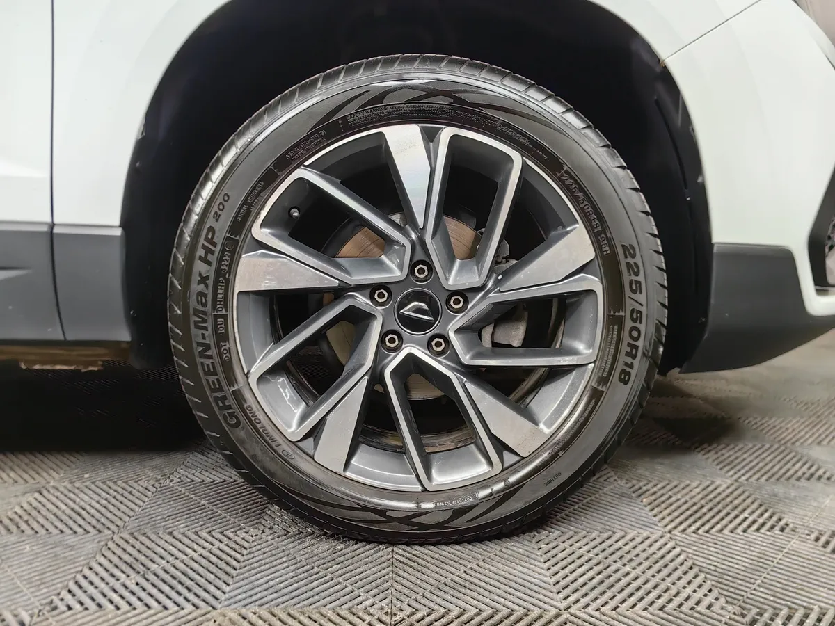 Jetta VS5 1.4 TSI AT (150 л.с.) Glory Белый в АВИЛОН. Слайд №9