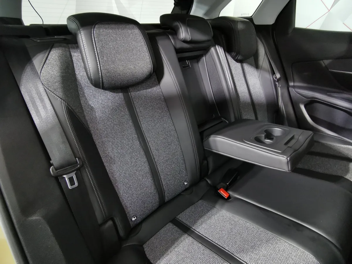 Peugeot 3008 2.0 BlueHDi AT (150 л.с.) Allure Коричневый в АВИЛОН. Слайд №16
