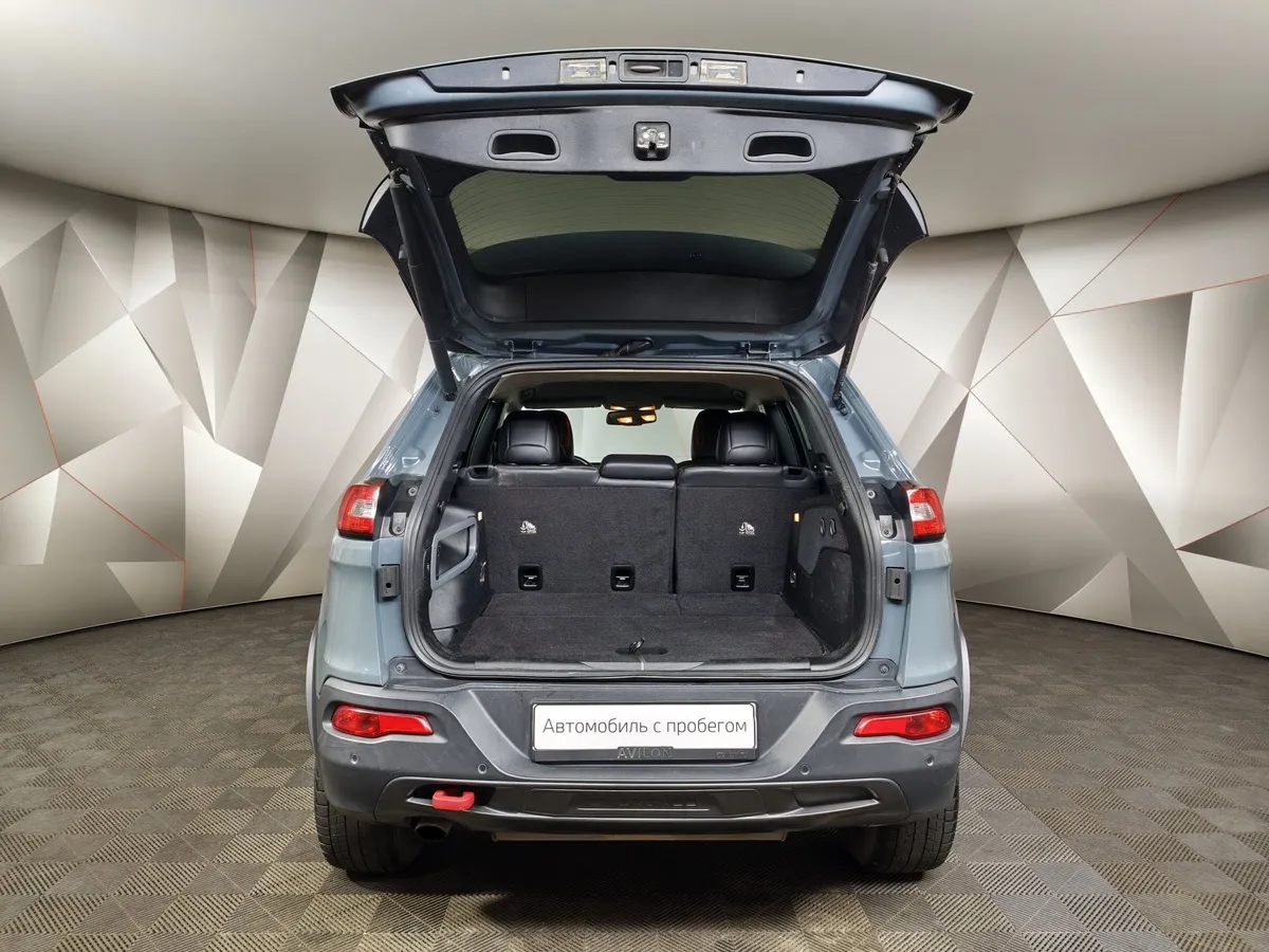Jeep Cherokee 2.4 Tigershark Multiair AT AWD (177 л.с.) Sport Зеленый в АВИЛОН. Слайд №11