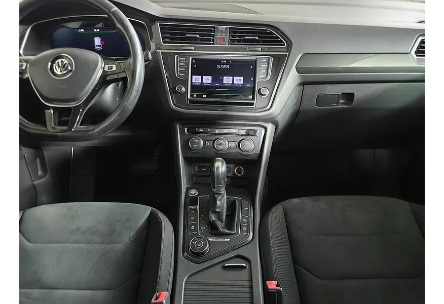 Volkswagen Tiguan 2.0 TDI 4Motion DSG (150 л.с.) Sportline Черный в АВИЛОН. Слайд №9