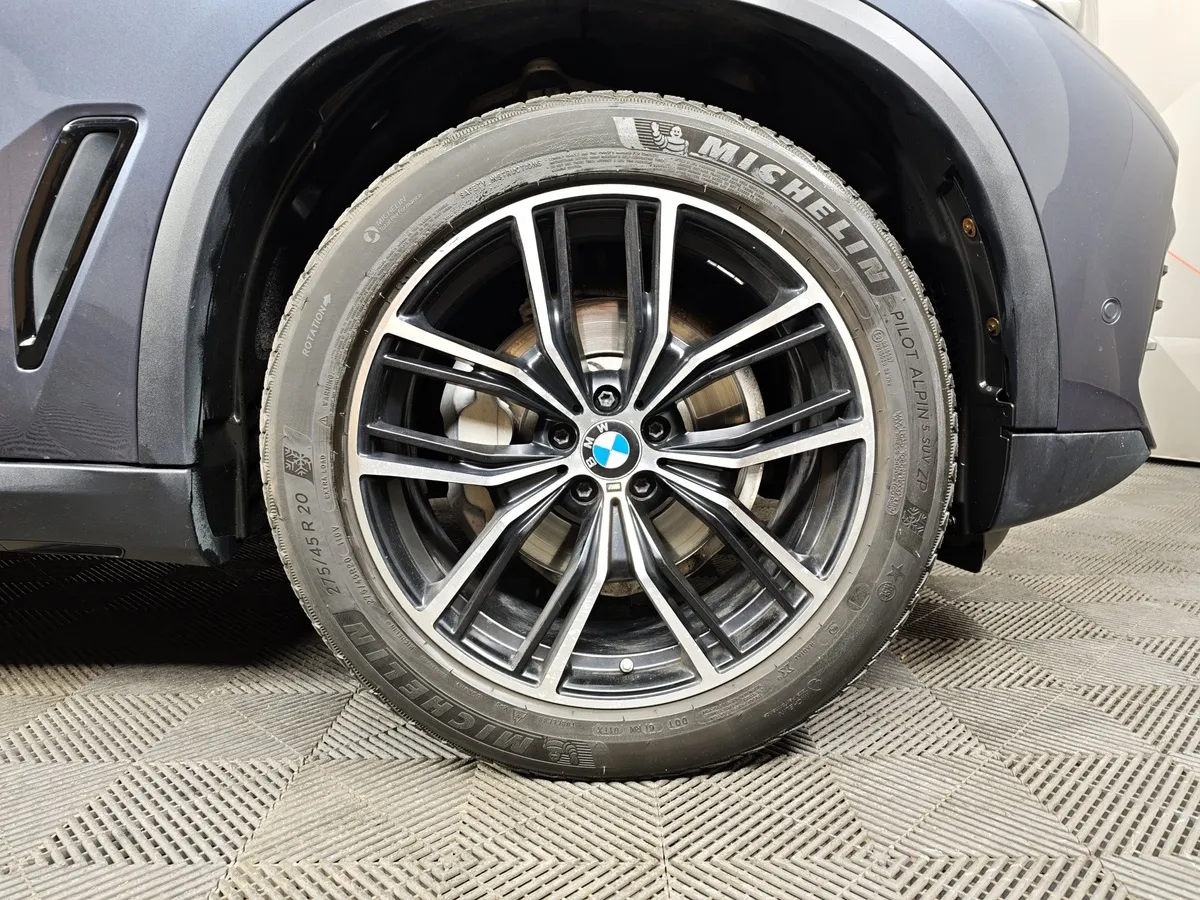 BMW X5 xDrive25d Steptronic (231 л.с.) Base (Локальная сборка) Серый в АВИЛОН. Слайд №7