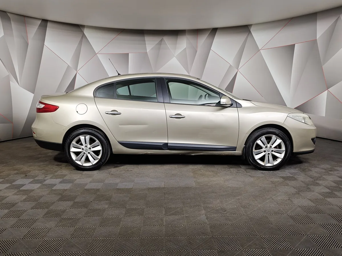 Renault Fluence 1.6 AT (110 л.с.) Бежевый в АВИЛОН. Слайд №6