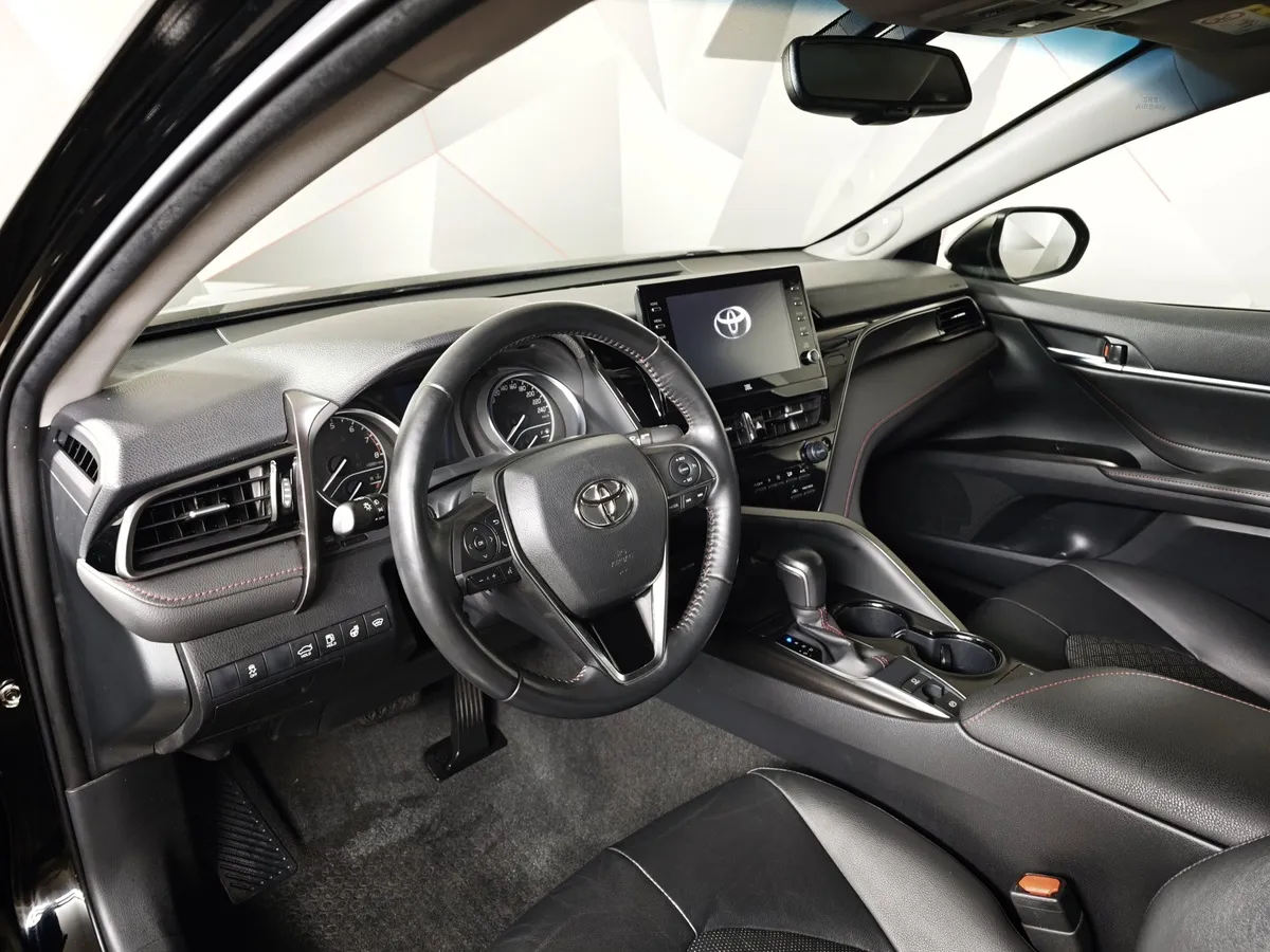 Toyota Camry 2.5 AT (200 л.с.) GR-SPORT Черный в АВИЛОН. Слайд №19
