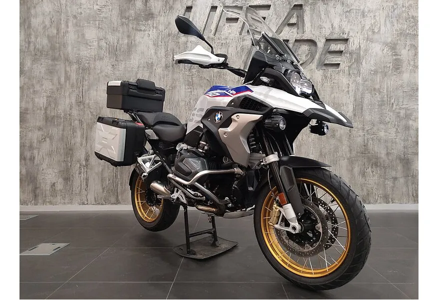 LIVE. Слайд №2