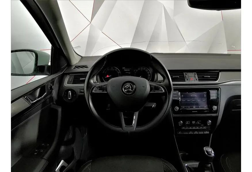 Skoda Rapid 1.6 MT (90 л.с.) Белый в АВИЛОН. Слайд №20