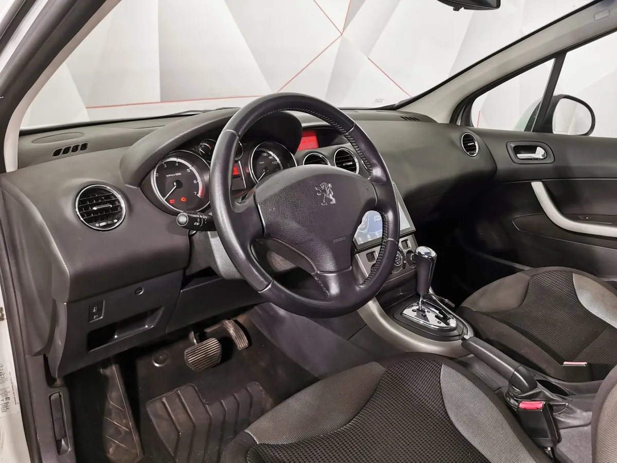 Peugeot 308 1.6 VTi AT (120 л.с.) Белый в АВИЛОН. Слайд №17