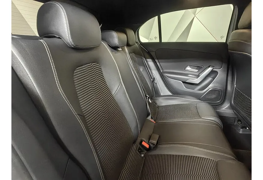 Mercedes-Benz A-Класс A 200 7G-DCT (150 л.с.) Progressive Белый в АВИЛОН. Слайд №15