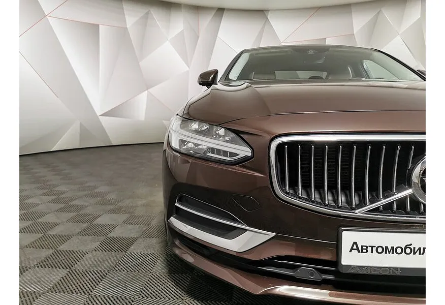 Volvo S90 2.0 T4 Drive-E AT (190 л.с.) Inscription Коричневый в АВИЛОН. Слайд №10
