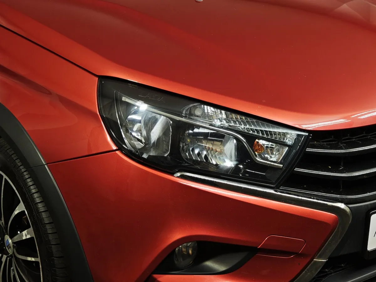 ВАЗ (Lada) Vesta 1.6 CVT (113 л.с.) Красный в АВИЛОН. Слайд №10