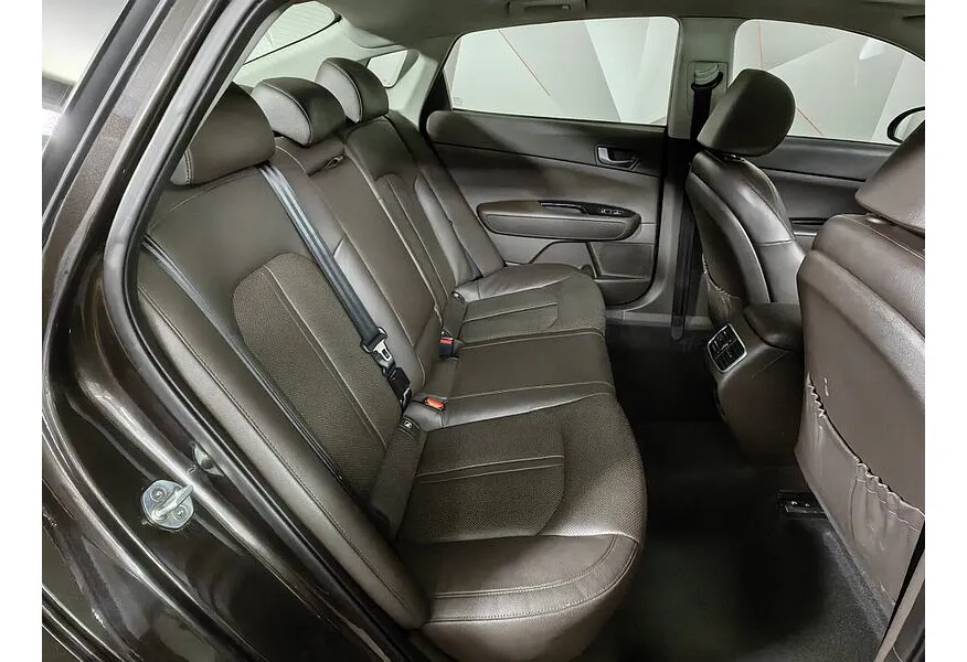 Kia Optima 2.0 AT (150 л.с.) Коричневый в АВИЛОН. Слайд №14