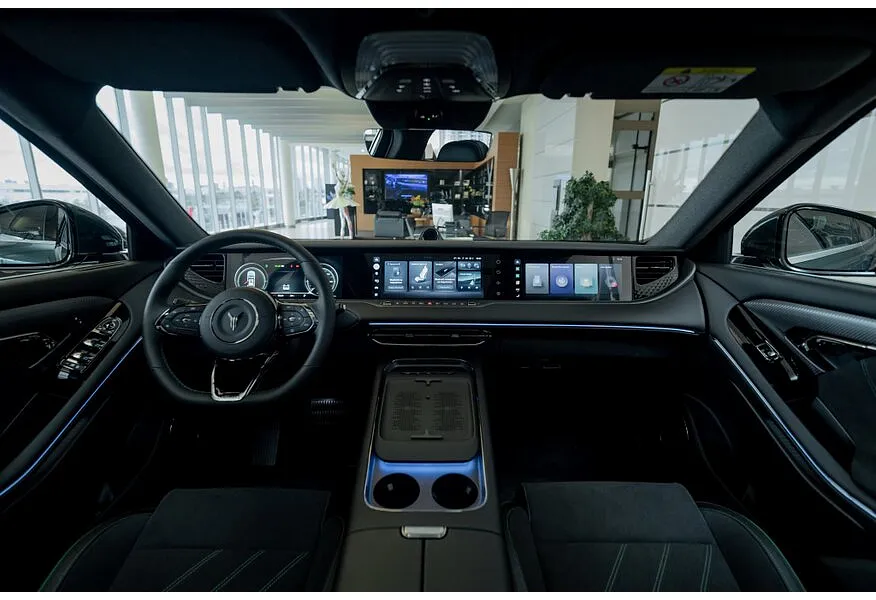 Voyah Free EVR 1.5 AT AWD (489 л.с.) Sport Edition Белый в АВИЛОН. Слайд №4