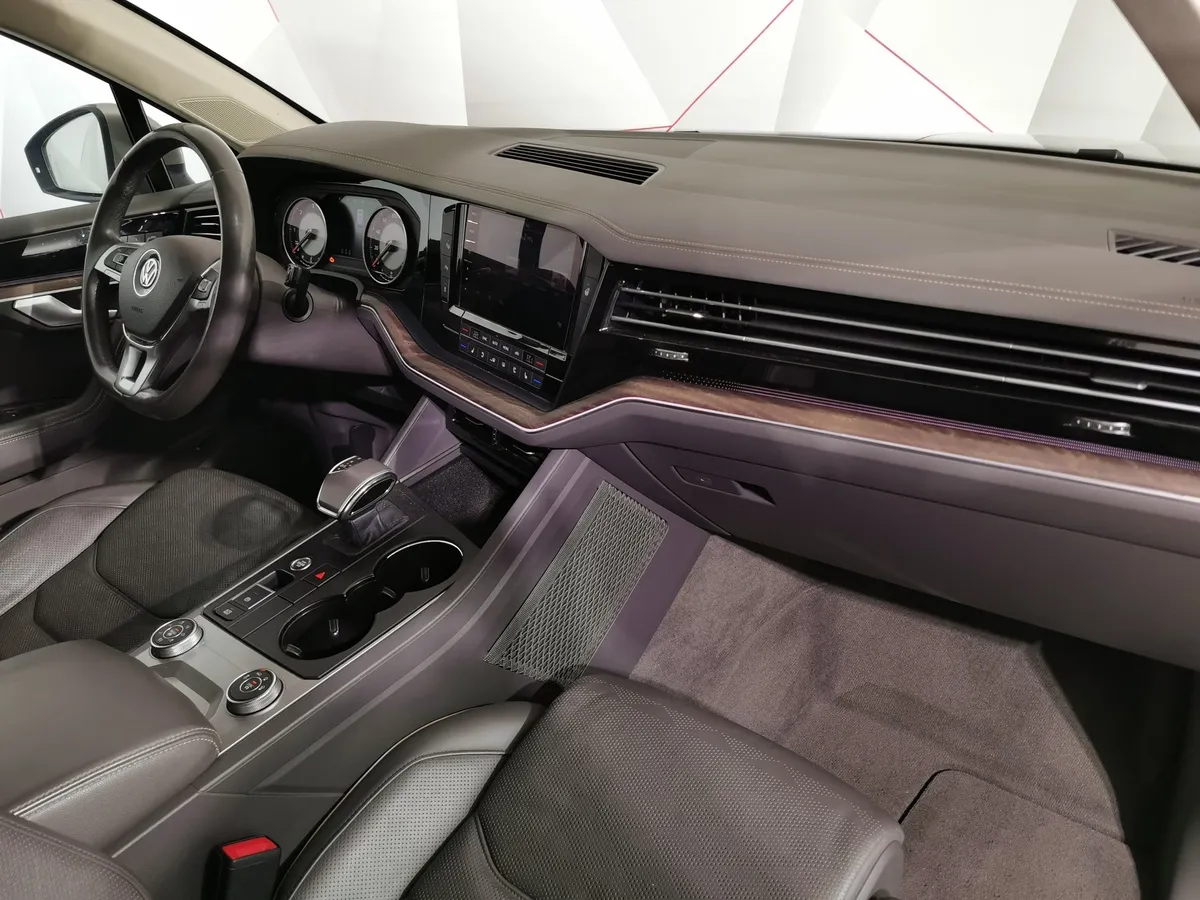 Volkswagen Touareg 3.0 V6 TDI Tiptronic 4Motion (249 л.с.) Business Elegance Бежевый в АВИЛОН. Слайд №12
