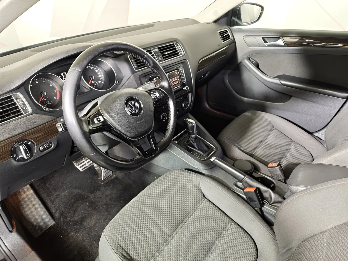 Volkswagen Jetta 1.4 TSI DSG (122 л.с.) Highline (Локальная сборка) Черный в АВИЛОН. Слайд №17