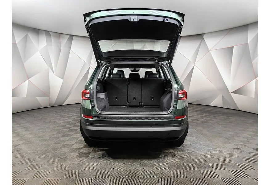 Skoda Kodiaq 2.0 TSI DSG 4X4 (180 л.с.) Зеленый в АВИЛОН. Слайд №12