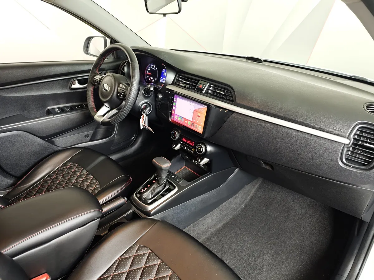 Kia Rio X-Line 1.6 AT (123 л.с.) Luxe Белый в АВИЛОН. Слайд №13