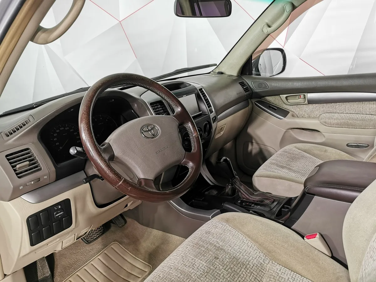 Toyota Land Cruiser Prado 2.7 AT (163 л.с.) Белый в АВИЛОН. Слайд №18