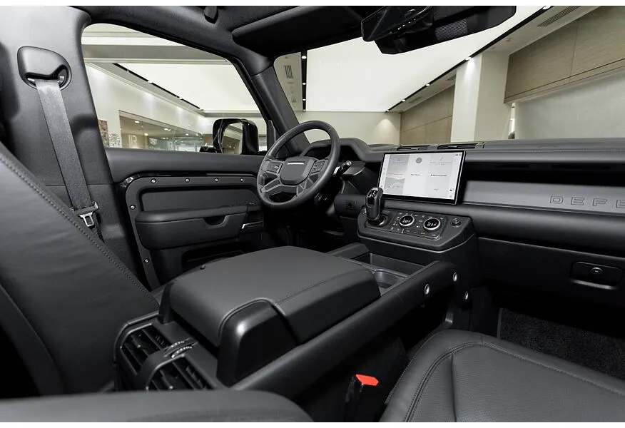 Land Rover Defender 3.0D AT (300 л.с.) HSE Черный в АВИЛОН. Слайд №14