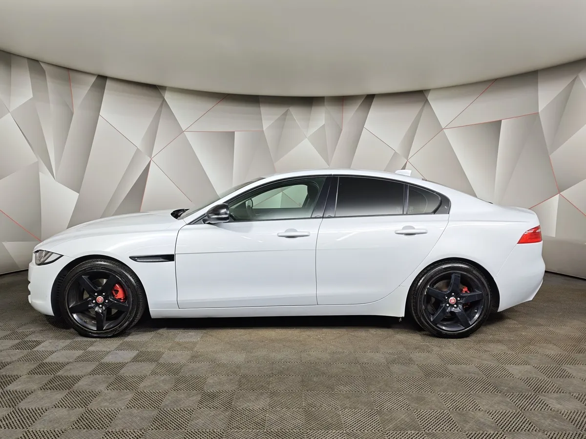 Jaguar XE 2.0 D AT (180 л.с.) Prestige Белый в АВИЛОН. Слайд №5
