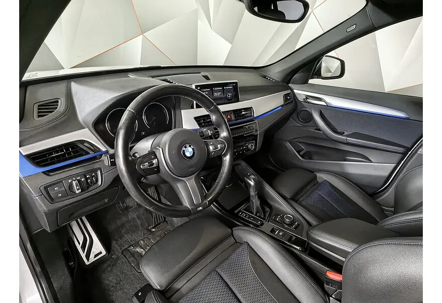BMW X1 18d xDrive (150 л.с.) M Sport Белый в АВИЛОН. Слайд №12