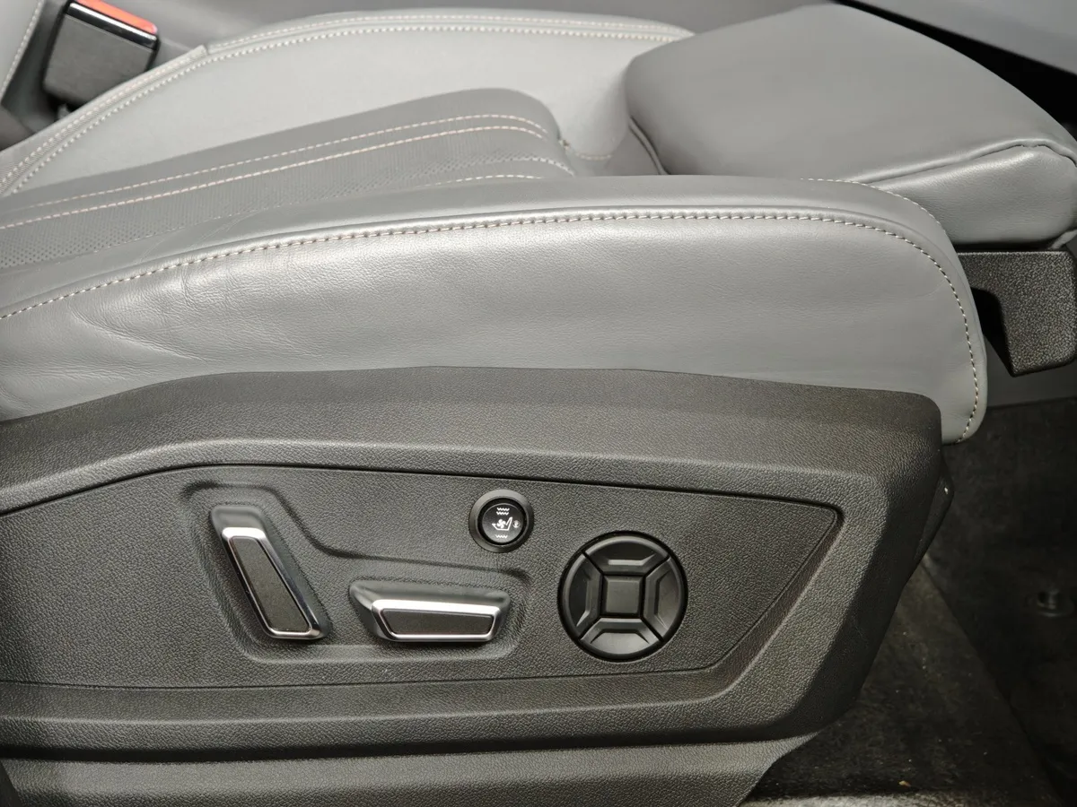 Audi Q6 2.0 TFSI S-tronic quattro (265 л.с.) Черный в АВИЛОН. Слайд №21