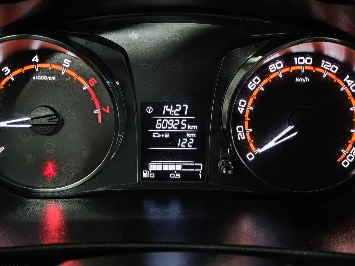 ВАЗ (Lada) Granta 1.6 MT 8кл (87 л.с.) Черный в АВИЛОН. Слайд №18