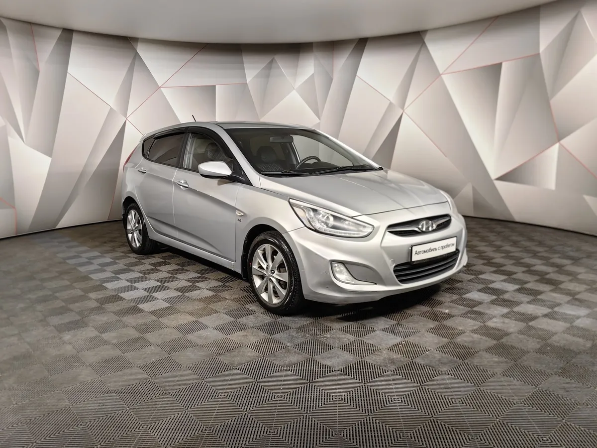 Hyundai Solaris 1.6 AT (123 л.с.) Active Серебристый в АВИЛОН. Слайд №3