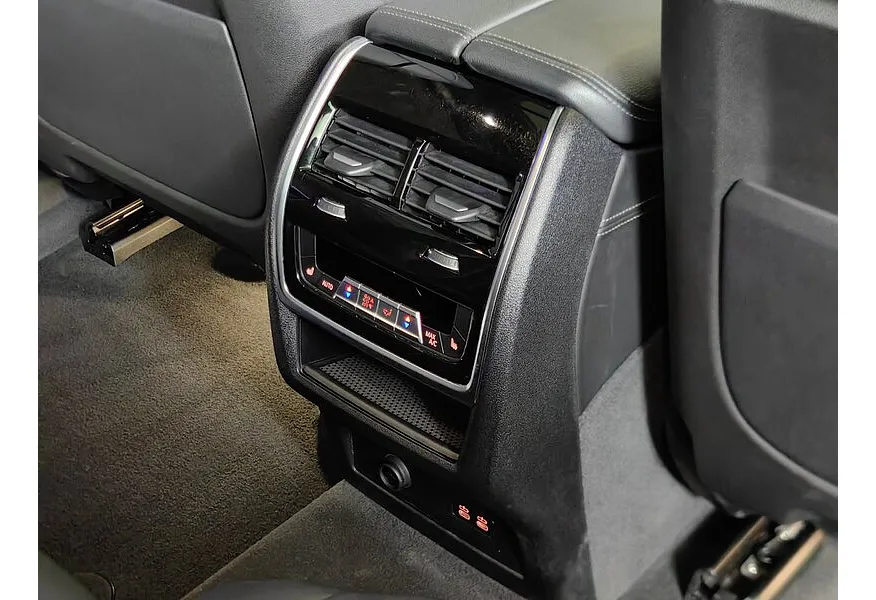 BMW X7 M50d M 50 Years Special Edition Черный в АВИЛОН. Слайд №22