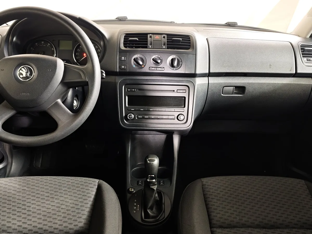 Skoda Fabia 1.6 AT (105 л.с.) Серебристый в АВИЛОН. Слайд №15