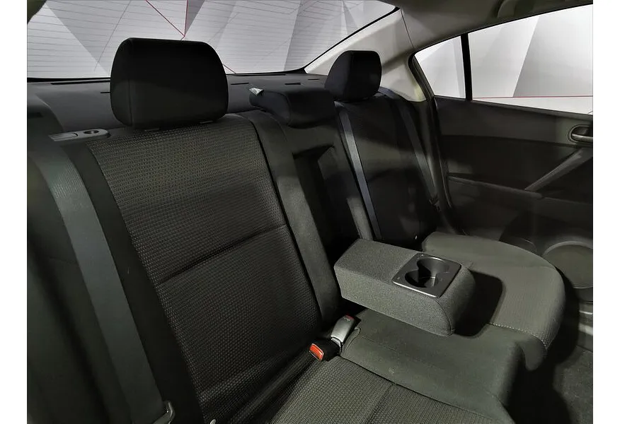 Mazda 3 1.6 AT (105 л.с.) Коричневый в АВИЛОН. Слайд №17