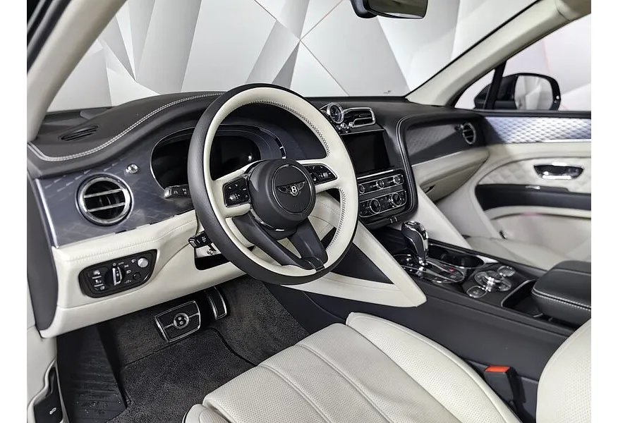 Bentley Bentayga 4.0 AT AWD (550 л.с.) Черный в АВИЛОН. Слайд №19