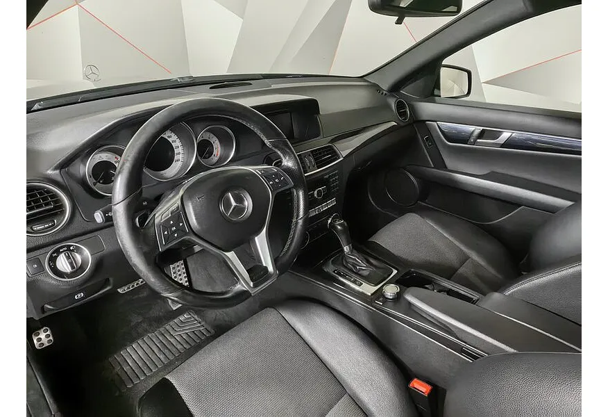 Mercedes-Benz C-Класс C 180 7G-Tronic Plus (156 л.с.) Черный в АВИЛОН. Слайд №18