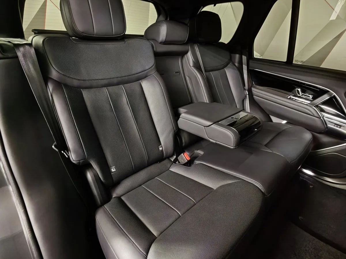 Land Rover Range Rover 3.0 P400 MHEV AT AWD (400 л.с.) SE Серый в АВИЛОН. Слайд №16