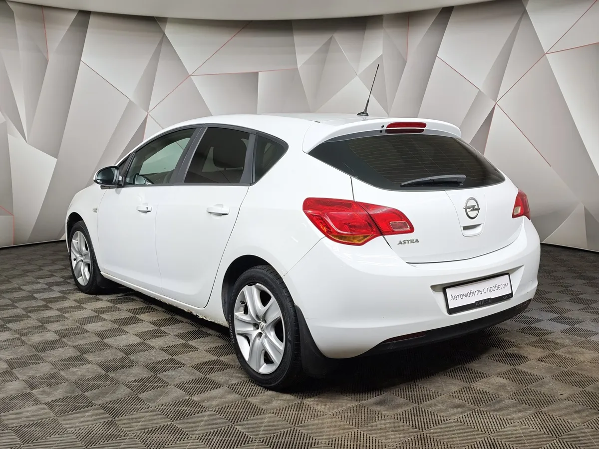 Opel Astra 1.6 MT (115 л.с.) Белый в АВИЛОН. Слайд №4
