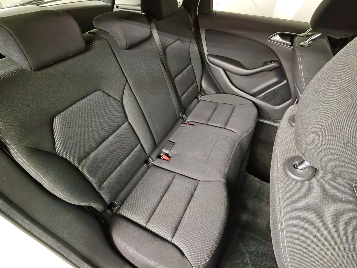 Mercedes-Benz B-Класс B 180 7G-DCT (122 л.с.) Белый в АВИЛОН. Слайд №17