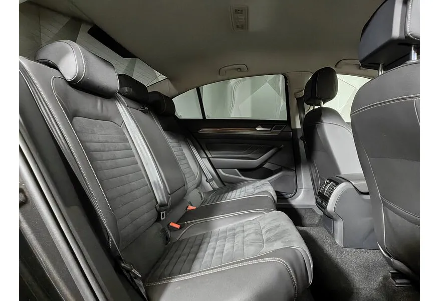 Volkswagen Passat 1.4 TSI BlueMotion DSG (150 л.с.) Highline Черный в АВИЛОН. Слайд №16