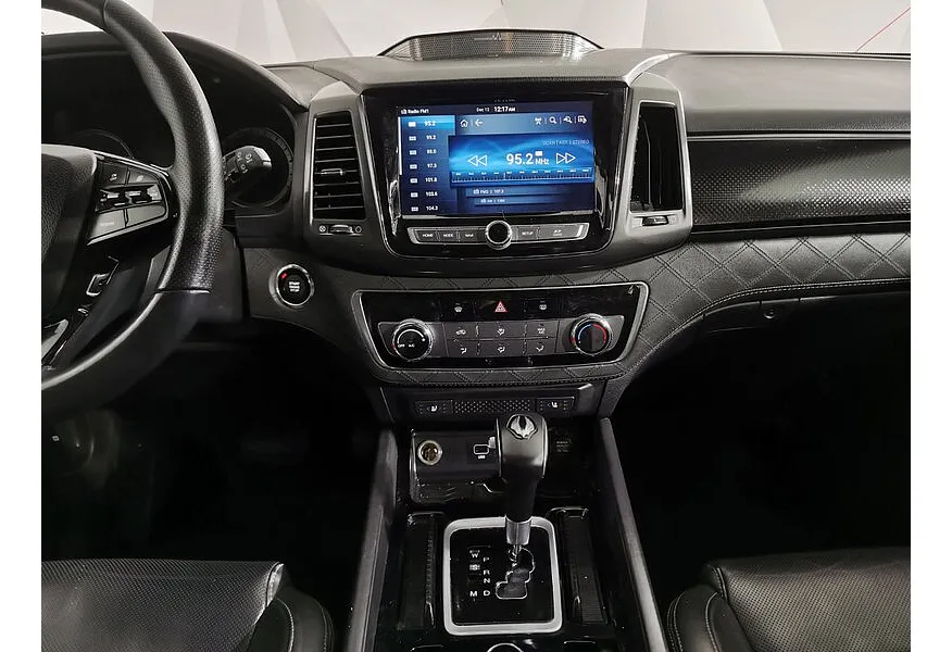 SsangYong Rexton 2.2 AT AWD (181 л.с.) Белый в АВИЛОН. Слайд №14