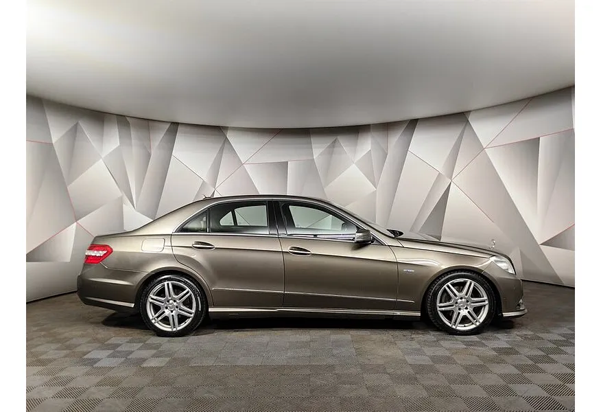 Mercedes-Benz E-Класс E 300 7G-Tronic Plus (231 л.с.) Серый в АВИЛОН. Слайд №6 Mercedes-Benz E-Класс E 300 7G-Tronic Plus (231 л.с.) Серый в АВИЛОН. Слайд №6