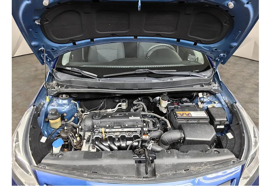 Hyundai Solaris 1.6 AT (123 л.с.) Comfort Синий в АВИЛОН. Слайд №11