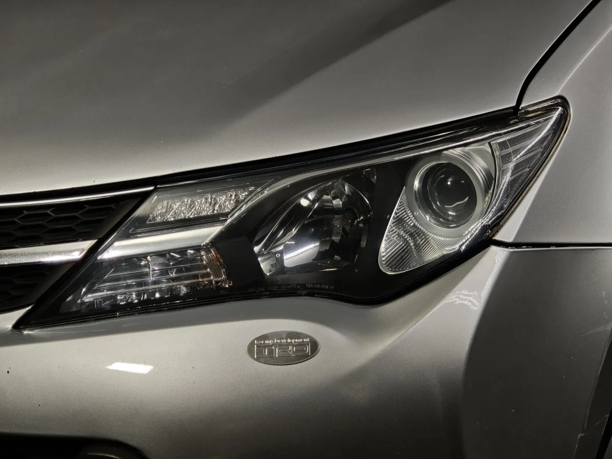 Toyota RAV4 2.0 CVT FWD (146 л.с.) Серебристый в АВИЛОН. Слайд №10