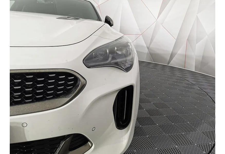 АВИЛОН - Kia Stinger 2.0 AT (247 л.с.) Comfort Белый - slide 0
