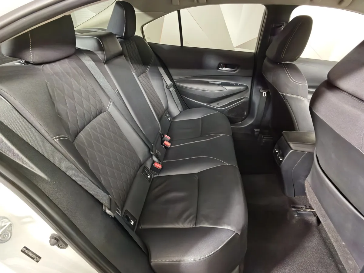 Toyota Corolla 1.6 CVT (122 л.с.) Комфорт Белый в АВИЛОН. Слайд №16