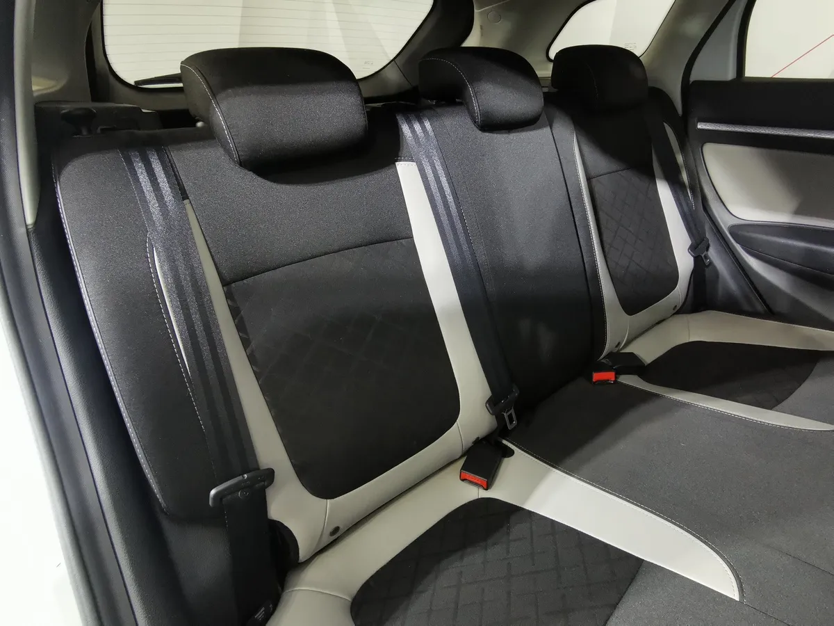 ВАЗ (Lada) Vesta 1.8 AMT (122 л.с.) Белый в АВИЛОН. Слайд №15