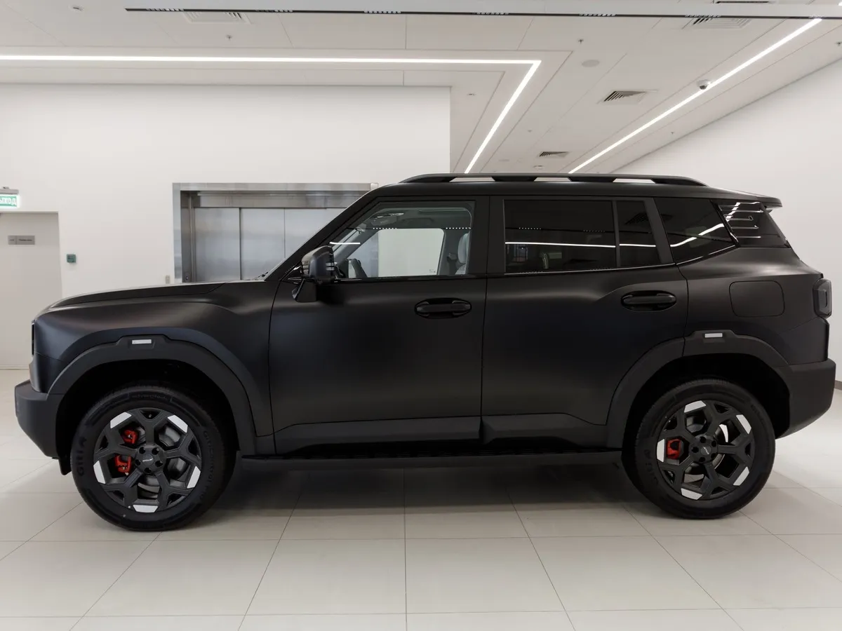 JETOUR T1 2.0T AT 4WD (245 л.с.) Лимитированная серия Черный в АВИЛОН. Слайд №3
