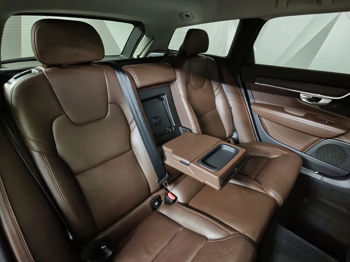 Volvo V90 Cross Country 2.0 T5 Drive-E AT AWD (249 л.с.) Plus Синий в АВИЛОН. Слайд №17