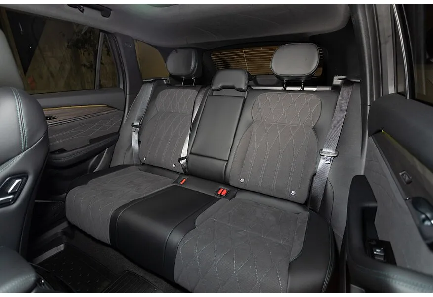 Geely Monjaro 2.0T 8AT 4WD (238 л.с.) Flagship Серый в АВИЛОН. Слайд №12