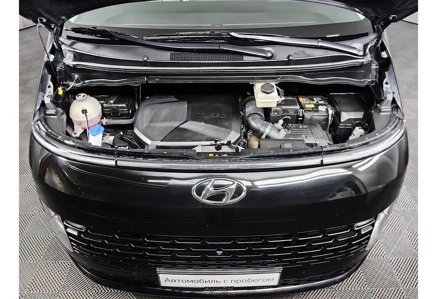 Hyundai Staria 2.2 CRDi 8AT 4WD (177 л.с.) 9 мест High-Tech + Электропривод багажника Черный в АВИЛОН. Слайд №11
